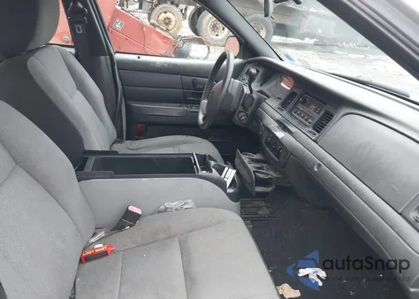 2011 Ford Crown Victoria Police Interceptor z USA, uszkodzony, nr VIN 2FABP7BV0BX177258